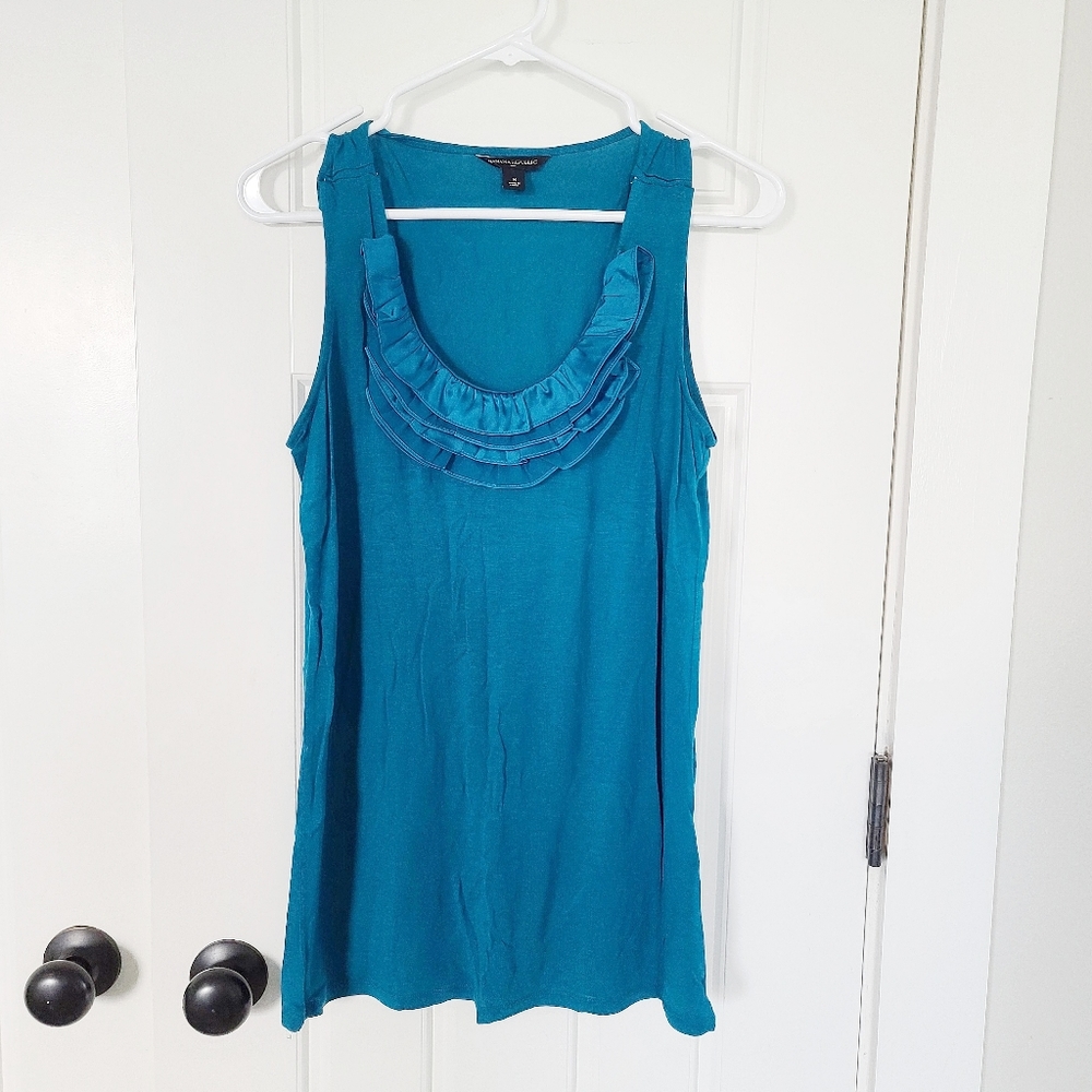 9/1 BANANA REPUBLIC RUFFLE TOP